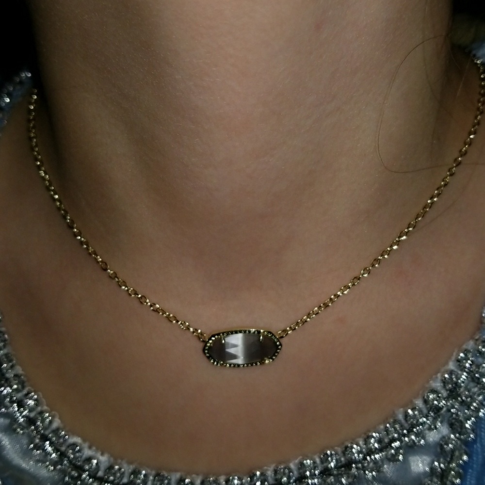 Kendra Scott necklace